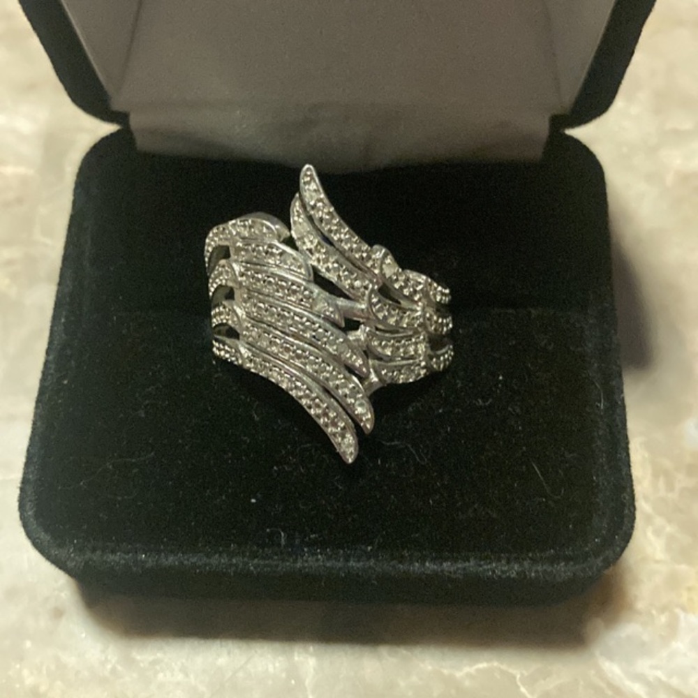 Elegant Silver Women's Ring
